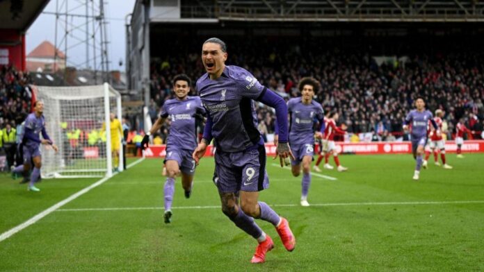 Darwin celebra golo marcado no Nottingham Forest-Liverpool (Shaun Botterill/Getty Images)