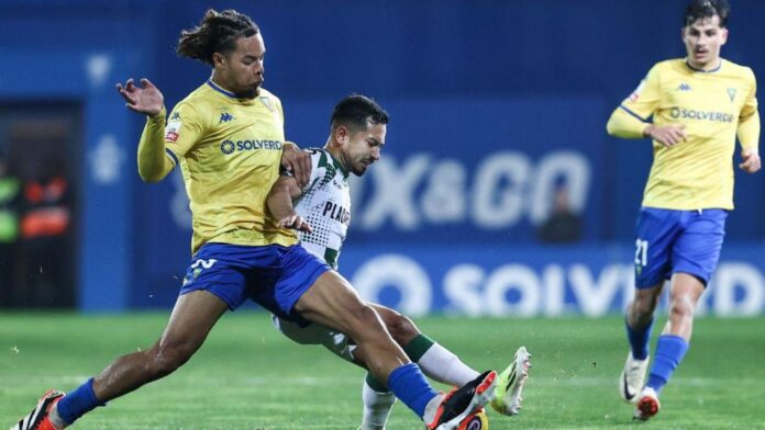 1024-58 Estoril-Moreirense (RODRIGO ANTUNES/LUSA)
