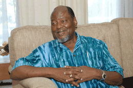 Chissano espera que a votação seja uma festa para os angolanos